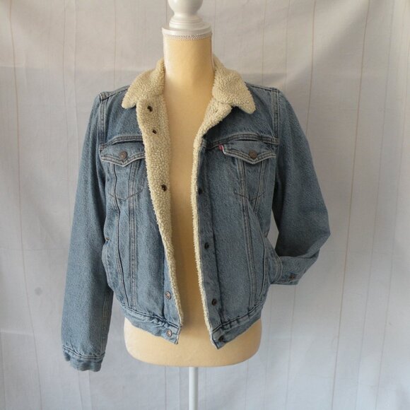 Levis Strauss & Co. women’s Jean Jacket size Medium With Sherpa Fleece Lining - Picture 1 of 16